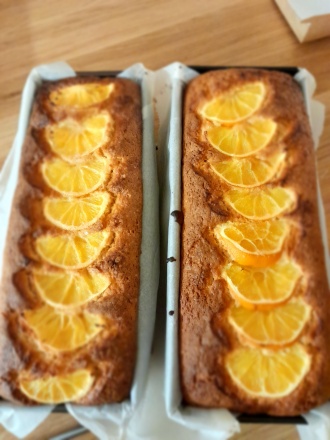 Pulchne ciasto pomarańczowe keksowka długość 22cm