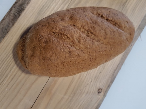Chleb orkiszowy w formie bochenka